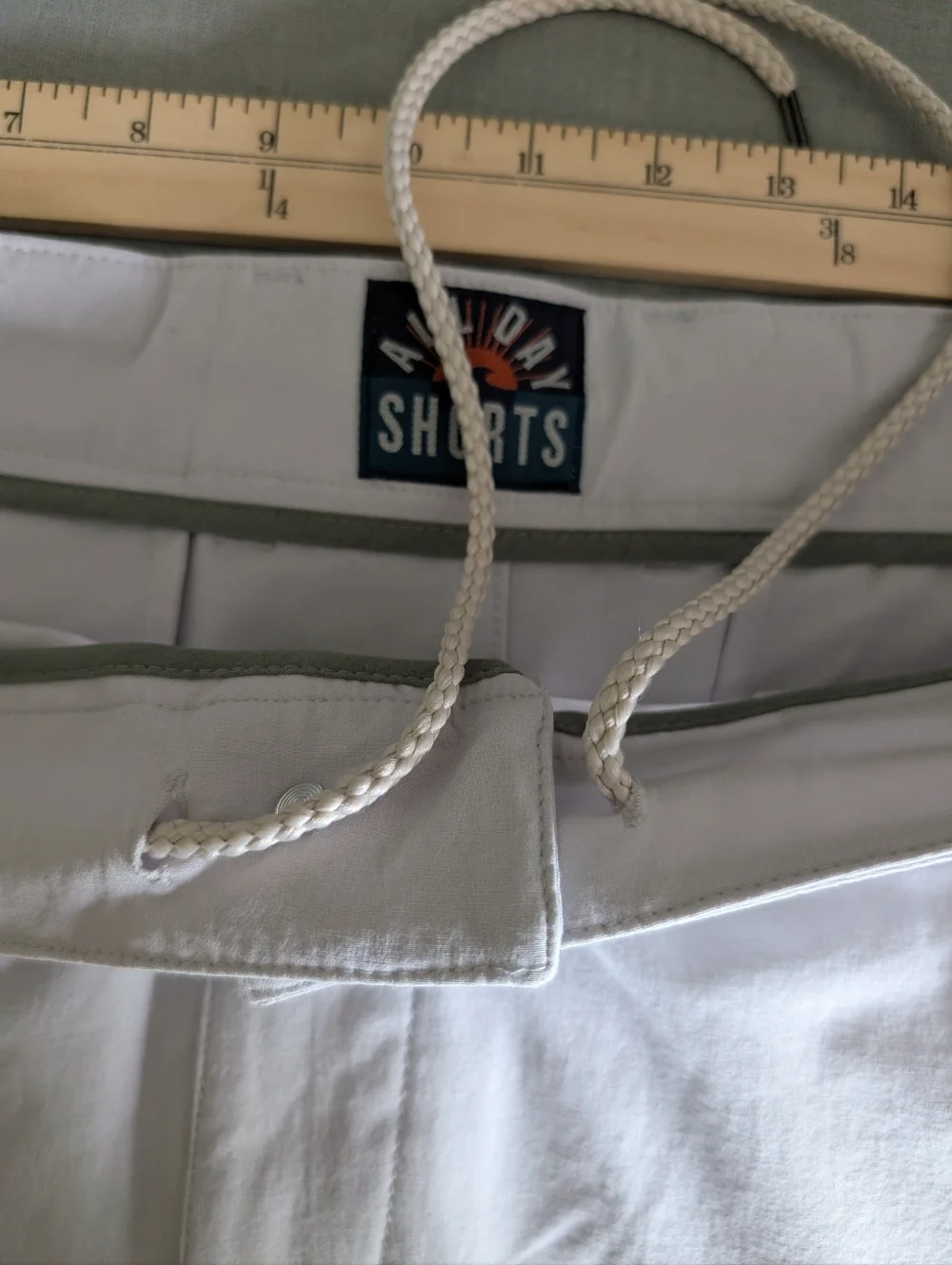 Faherty Light Gray Flat-Front Drawstring Shorts 38x7